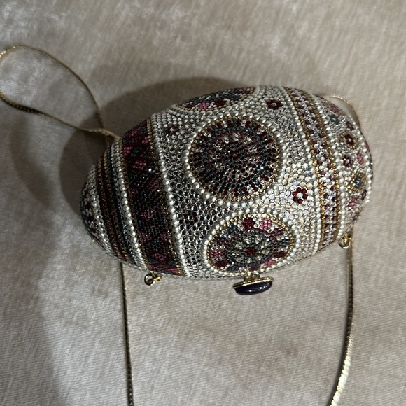 Judith Lieber evening purse with a chain brand new egg shape